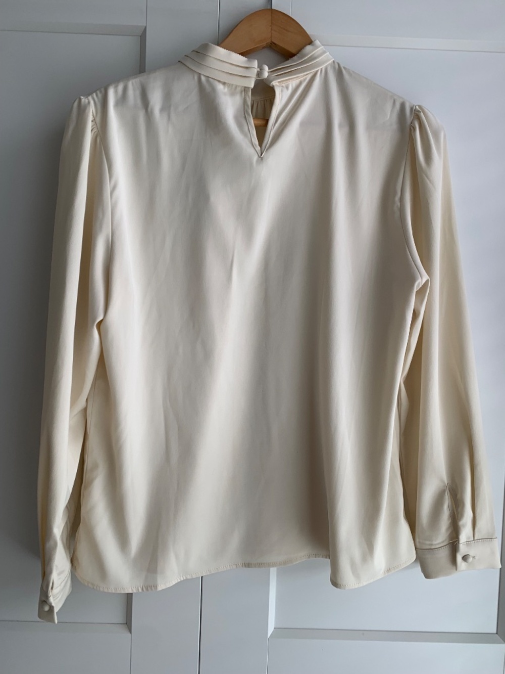 KOTN Bow Neck Long Sleeve Shirt Blouse Women's size L - Picture 3 of 14